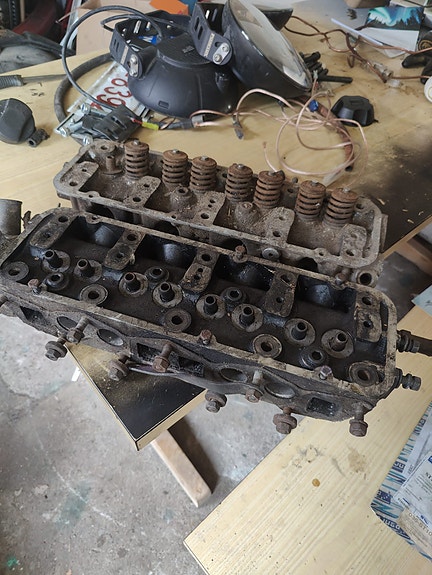 datsun 100a 2kpl sylinterinkantta