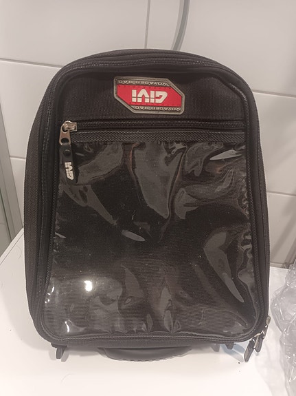 Tankkilaukku moottoripyörään