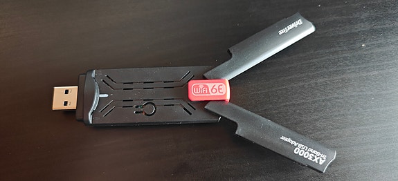 AX3000 WiFi 6E USB-sovitin tri-band