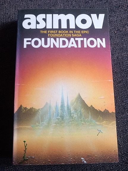 Isaac Asimov Foundation/ Säätiö pokkarikirja englanniksi