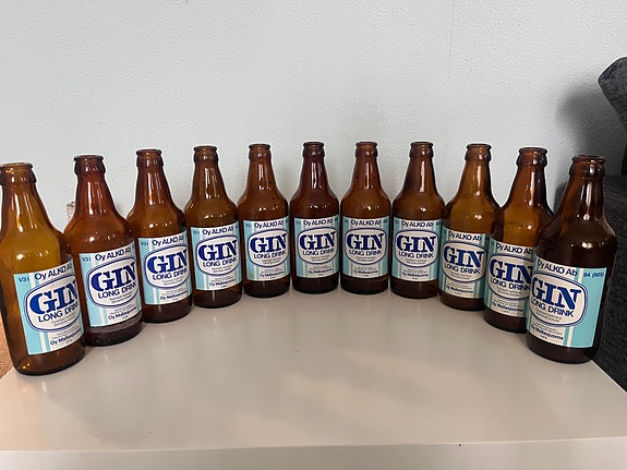 11 kpl vanhoja Oy ALKO Ab Gin Long Drink -lasipulloja 1970–1980-luvuilta