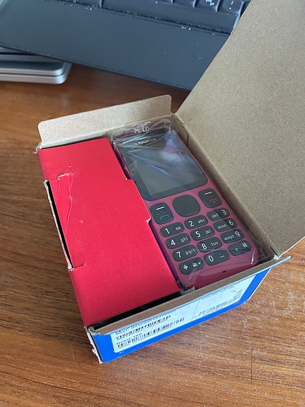 Nokia 100 – uusi, avaamaton, alkuperäisessä pakkauksessa