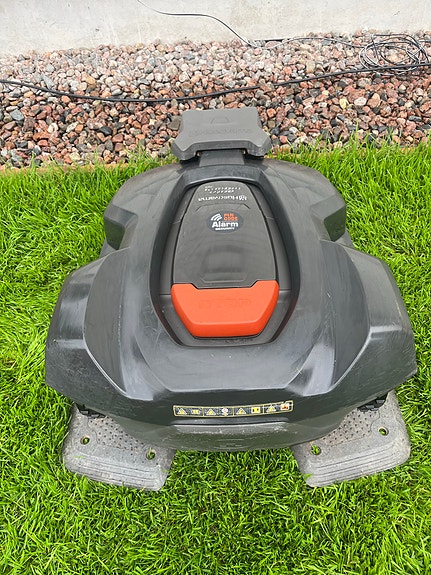 Husqvarna Automower 440 robottiruohonleikkuri