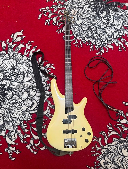 Ibanez basso