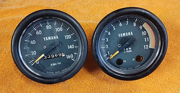 Yamaha AS3 125 nopeusmittari ja kierroslukumittari