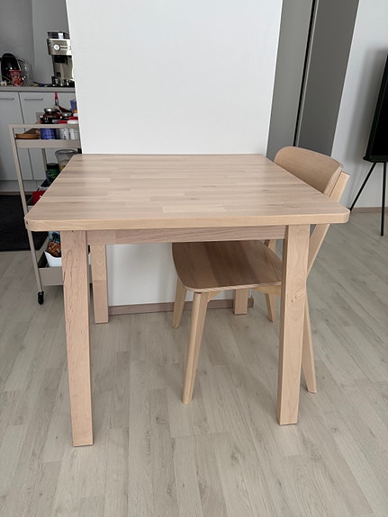 Myydään IKEA-ruokapöytä ja tuoli