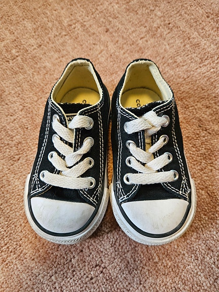 Converse-lenkkarit koossa 20