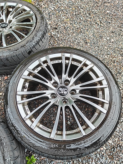 MSW (Design by OZ) 17" 5x112 vanteet + hyvät kesärenkaat