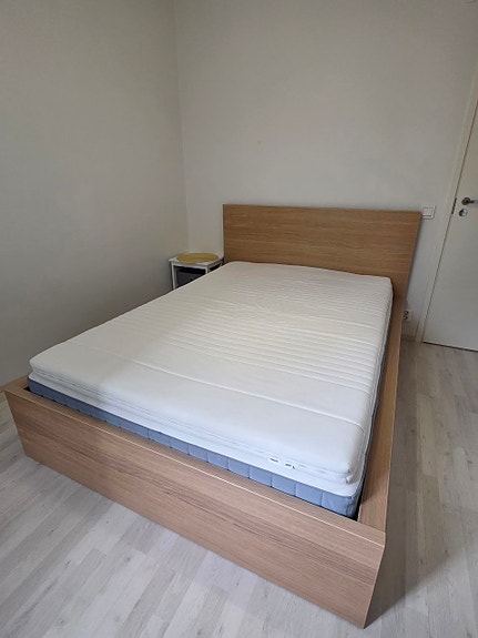 VARATTU! IKEA sänky 140*200 / Bed with mattresses