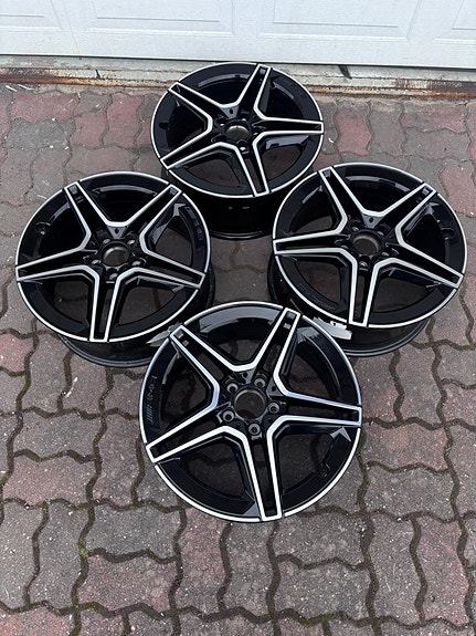 Alkuperäiset Mercedes-Benz 18” AMG vanteet A/B/CLA