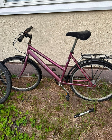 3 polkupyörää myytävänä