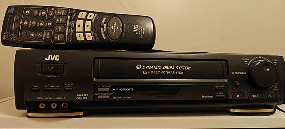 JVC VHS-videonauhuri kaukosäätimellä