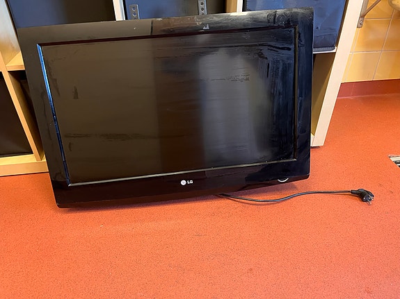 LG televisio musta