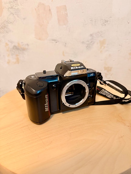 Nikon F-401 filmikamera runko
