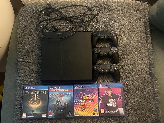 Sony PlayStation 4 konsoli + 3 ohjainta + pelejä