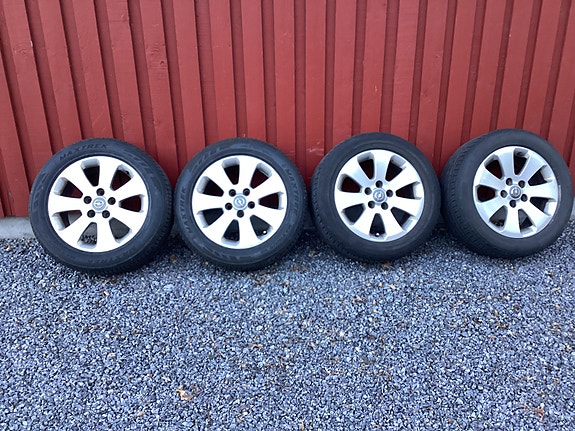 Opel Insingnia/Astra alkuperäiset vanteet renkaineen 225/55/17