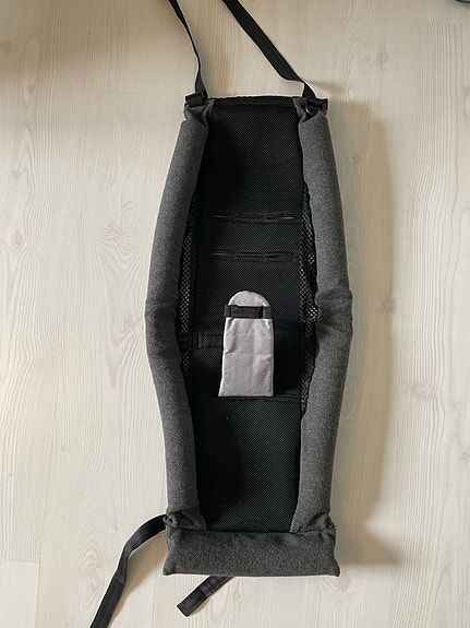 Thule infant sling vauvan istuin pyöräkärryyn
