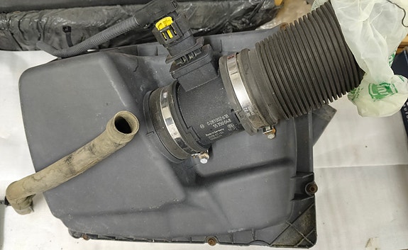 Opel Astra H 1.9 cdti ilmansuodatinkotelo ja maf