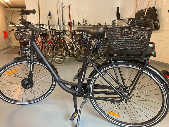 Myydään 28” uudenveroinen sähköpyörä