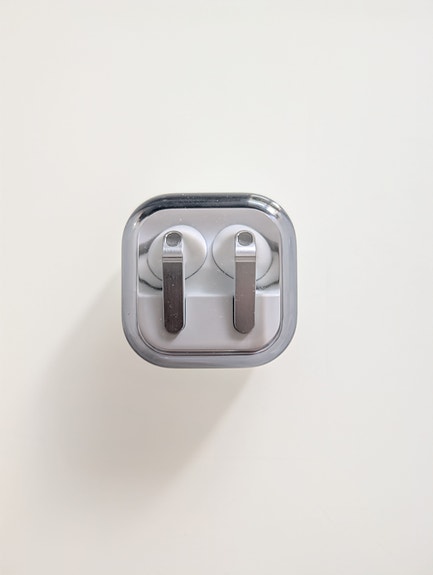 Samsung Galaxy Buds4 Pro (White) – Tehdaspuhdistettu + uudet korvatyynyt