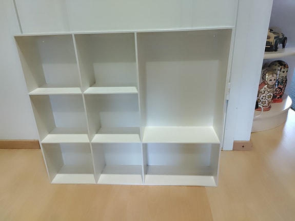 Palaset seinälokerikko