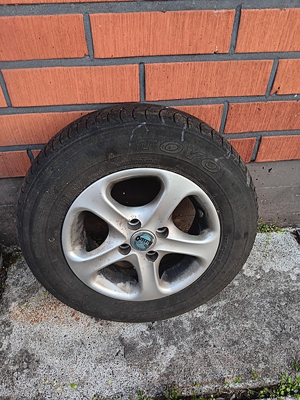 myytävänä ladan alu vanteet renkailla