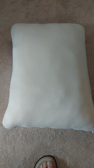 Muotoutuvat, napakat memory foam - tyynyt