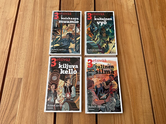 3 etsivää kirjoja, erilaisia nrot 3,5,7,8