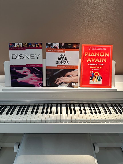 Pianon avain -ohjelmisto sekä Disney- ja ABBA-nuotit