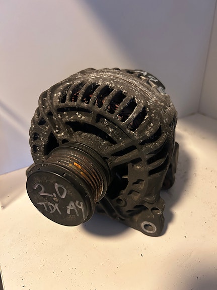 Audi A4 B7 2.0tdi laturi