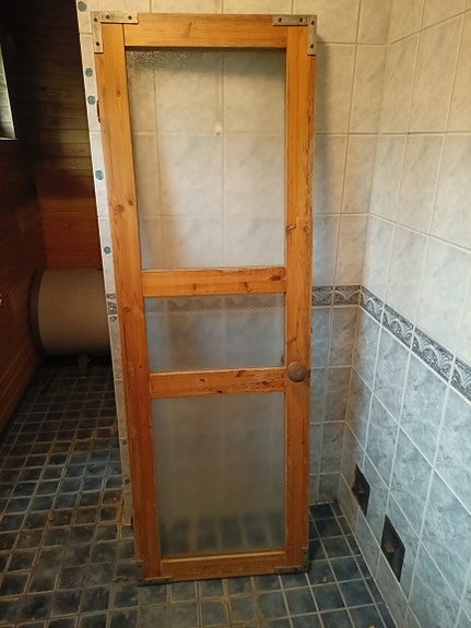 Saunan ovi ja karmit