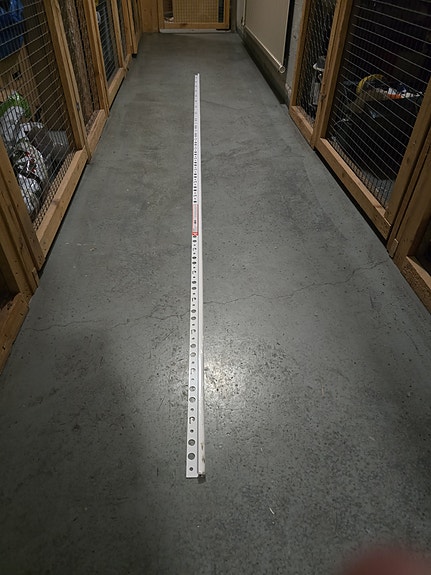 D-profiilin alumiininen 10 mm laattalista. pituus 2,7 m. Lahti