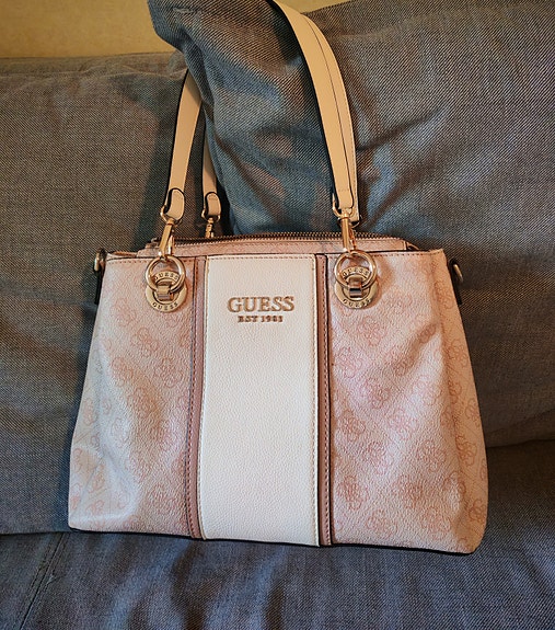 Guess laukku