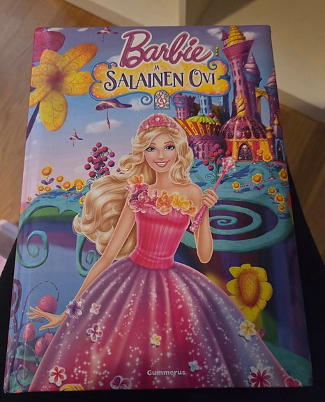 Barbie ja salainen ovi