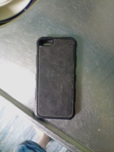 iPhone 4-7, suojakuori (luulisin)