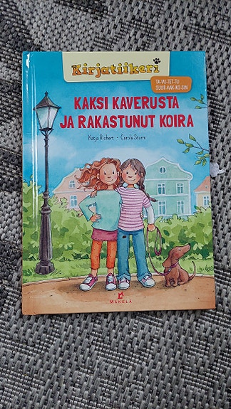 Kirja lukemaan opettelevalle