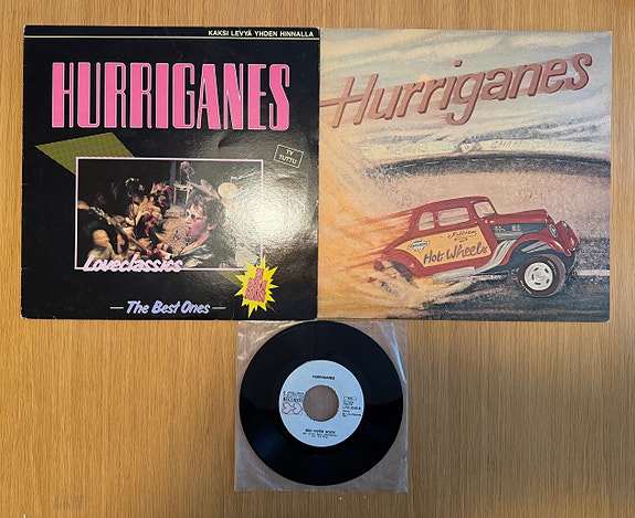 Hurriganes Loveclassics & Hot Wheels LP-levyt + Red River Rock single