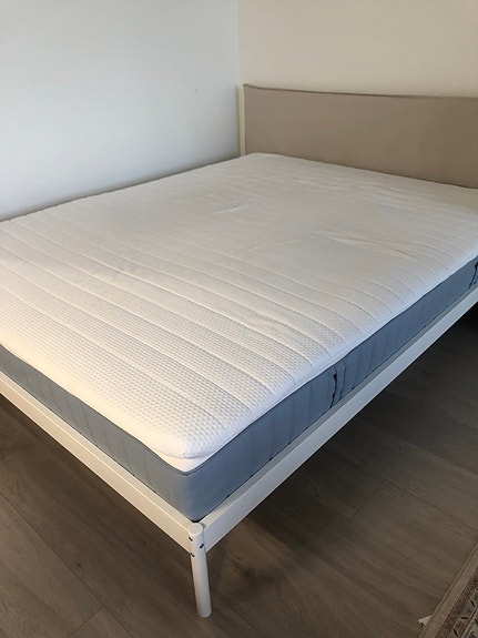 Ikean uudenveroinen sänky 160 cm