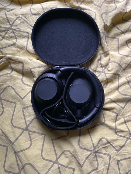 Sony ult wear musta väri kuulokkeet