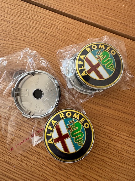Alfa Romeo vanteiden keskimerkit