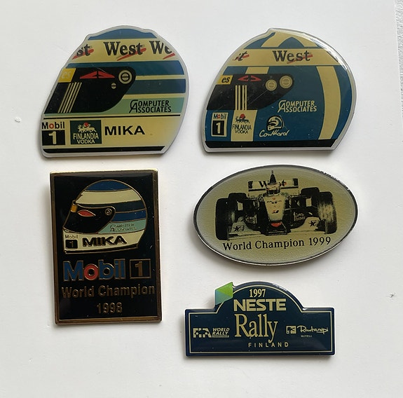 Formula+ ralli -pinssejä Häkkinen, Coulthard, Neste-rally ym.