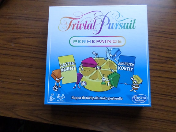 Trivial pursuit Perhepainos lautapeli