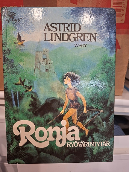 Ronja Ryövärintytär lastenkirja Astrid Lindgren
