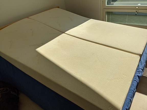 Erittäin hyväkuntoiset 90cm TEMPUR patjat 2kpl saatavilla kpl