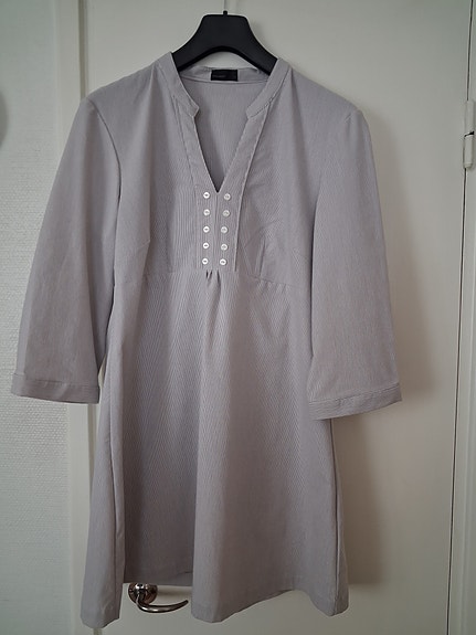 Vero Modan mekko polvipituinen koko XL