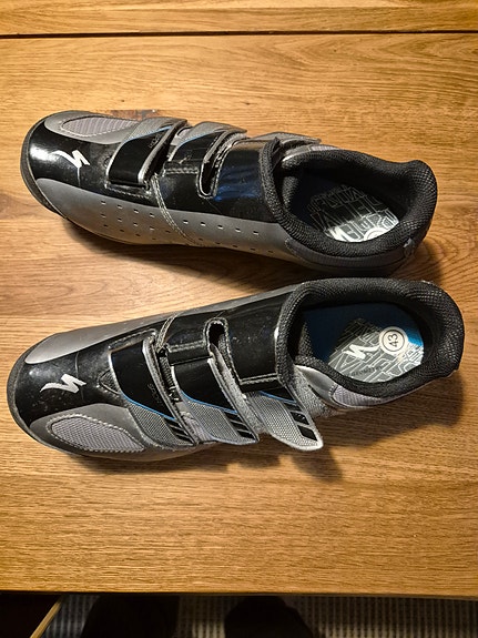 Specialized pyöräilykengät koko 43 musta harmaa