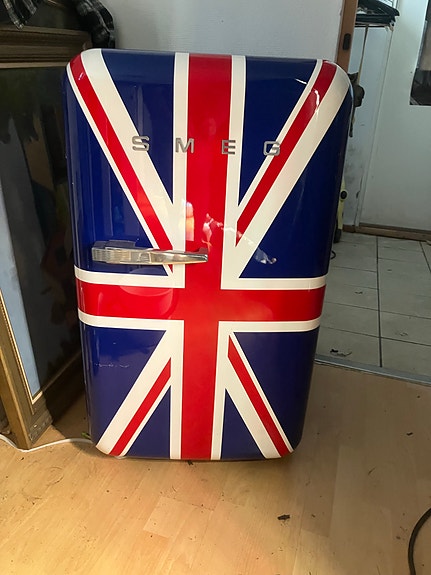 Smeg jääkaappi Union Jack -kuosilla