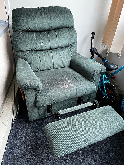 Nojatuoli, recliner-nojatuoli jalkatuella