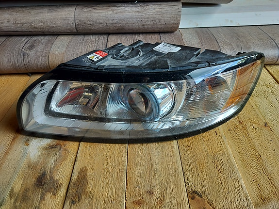 Volvo V50/S40 xenon umpio
