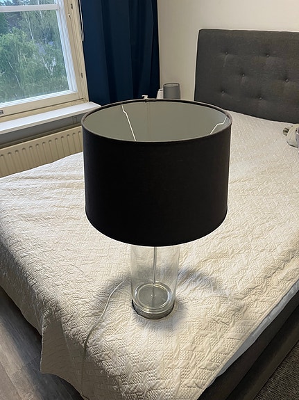 Ikea harmaa iso pöytälamppu